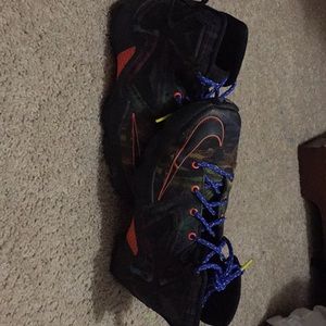 Nike Lebron 13 Akronite